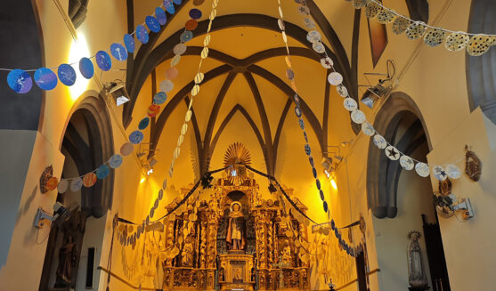 Neules decoratives a Sant Cebrià de Vallalta