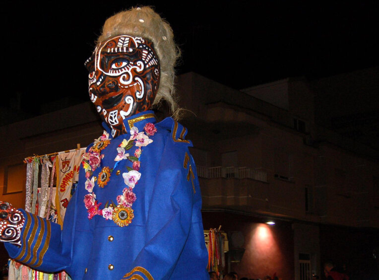 Formes, atributs i noms del Carnestoltes