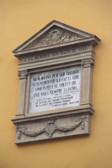 Placa en record a Bac de Roca. Forto: Endrets.cat