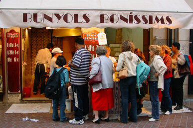Fent cua per comprar bunyols. Foto: Mallorcaweb.com