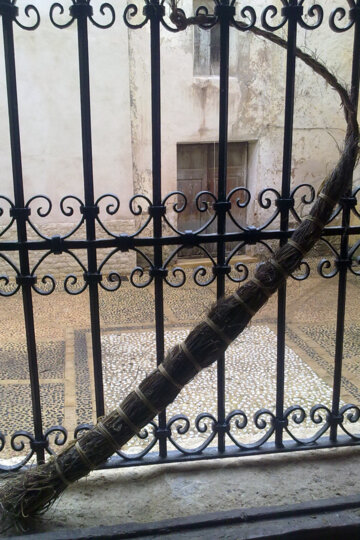 Aixama en un balcó