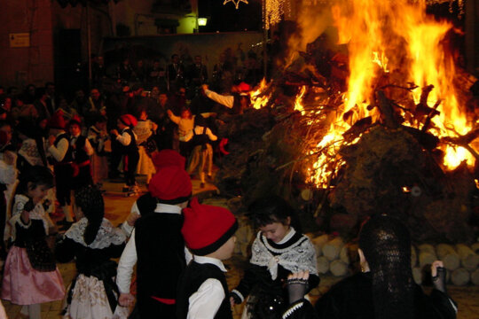 La foguera és l'eix dels balls