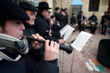 Al so de la dolçaina