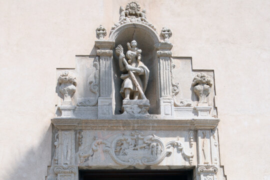 Entrada de l'esglèsia de Sant Cristòfor a Premià de Mar