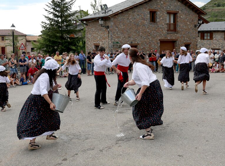 Festa Major i Ball de les Rentadores de Riu de Cerdanya