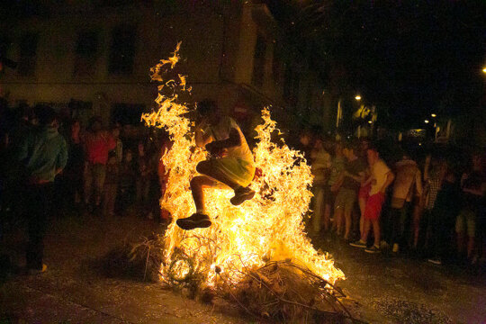 Botant una foguera