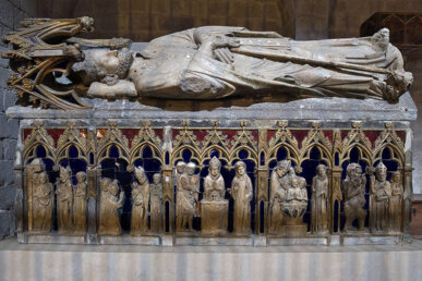 Sepulcre gòtic on descansava el sant