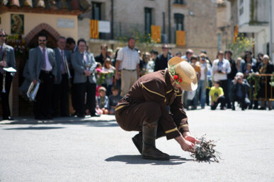 Sant Isidre encenent unes feixines