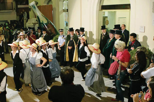 Ball davant l'AjuntBall davant l'Ajuntament. Foto: Ajuntament de Sant Sadurní d'Anoiaament