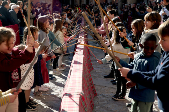 Els xics i les xiques picant