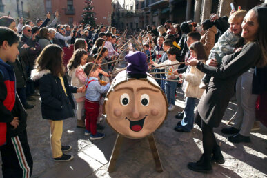 El tió caga llaminadures dues vegades