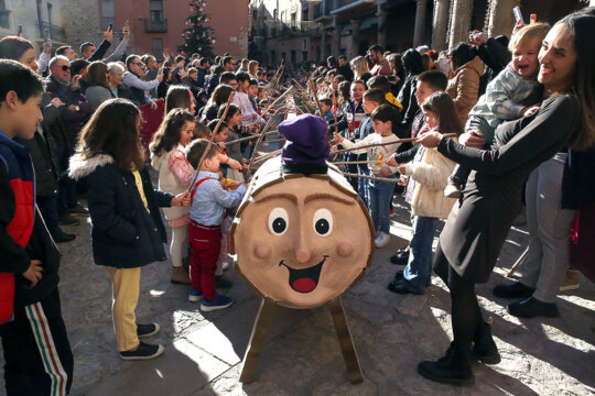 El tió caga llaminadures dues vegades